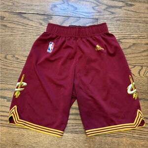 Adidas Cleveland Cavaliers Youth NBA Basketball Shorts Maroon Gold Size M